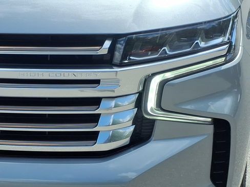 Certified 2024 Chevrolet Suburban High Country w/ Advanced Technology Package AWD/4WD image 6