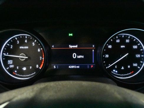 Used 2020 Buick Encore GX Preferred w/ Sport Touring Package FWD image 17