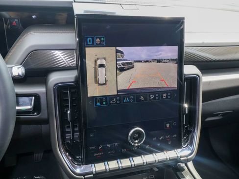 New 2026 GMC Yukon XL AT4 w/ AT4 Premium Plus Package AWD/4WD image 25