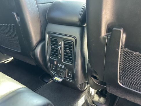 Used 2019 Jeep Grand Cherokee Limited w/ Luxury Group II image 47