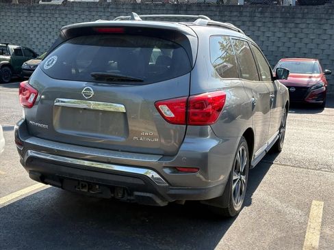 Used 2019 Nissan Pathfinder Platinum AWD/4WD image 5