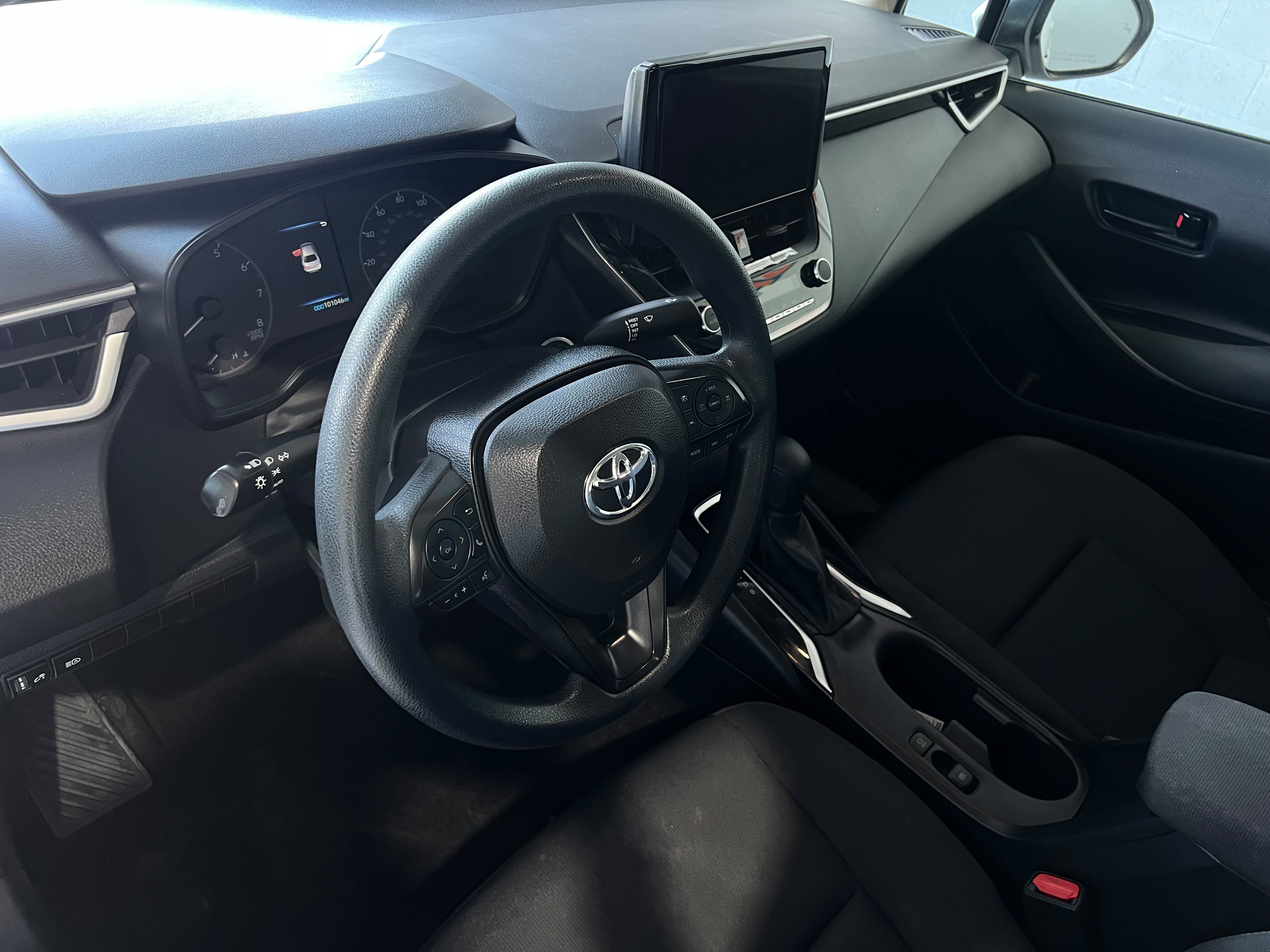 Used 2023 Toyota Corolla LE w/ LE Convenience Package FWD image 17
