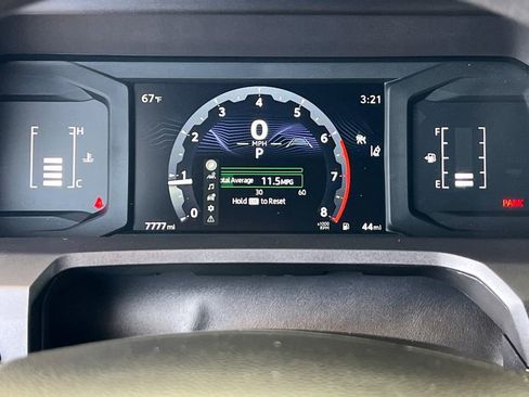 Certified 2025 Toyota Tacoma SR5 AWD/4WD image 27