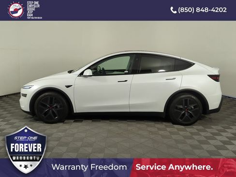 Used 2026 Tesla Model Y Long Range AWD/4WD image 3