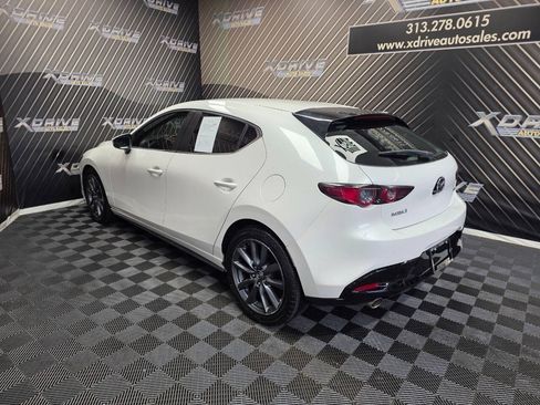 Used 2020 MAZDA MAZDA3 Hatchback FWD image 8