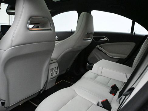Used 2019 Mercedes-Benz CLA 250 4MATIC image 11