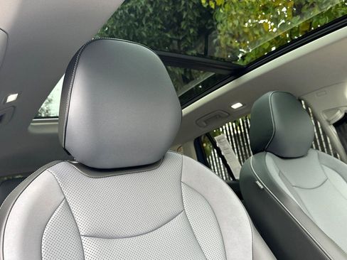 New 2026 Volkswagen Tiguan SE image 16