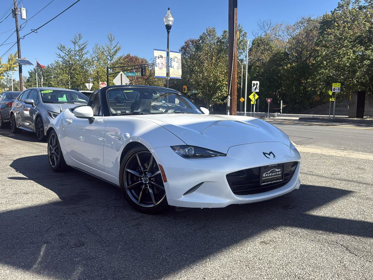 Used 2016 MAZDA MX-5 Miata Grand Touring RWD image 2