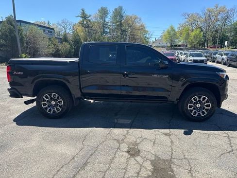 Used 2023 Chevrolet Colorado Z71 w/ Z71 Convenience Package 2 AWD/4WD image 2