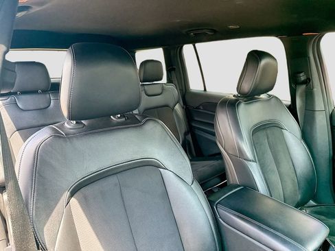 Used 2022 Jeep Grand Cherokee L Laredo image 23