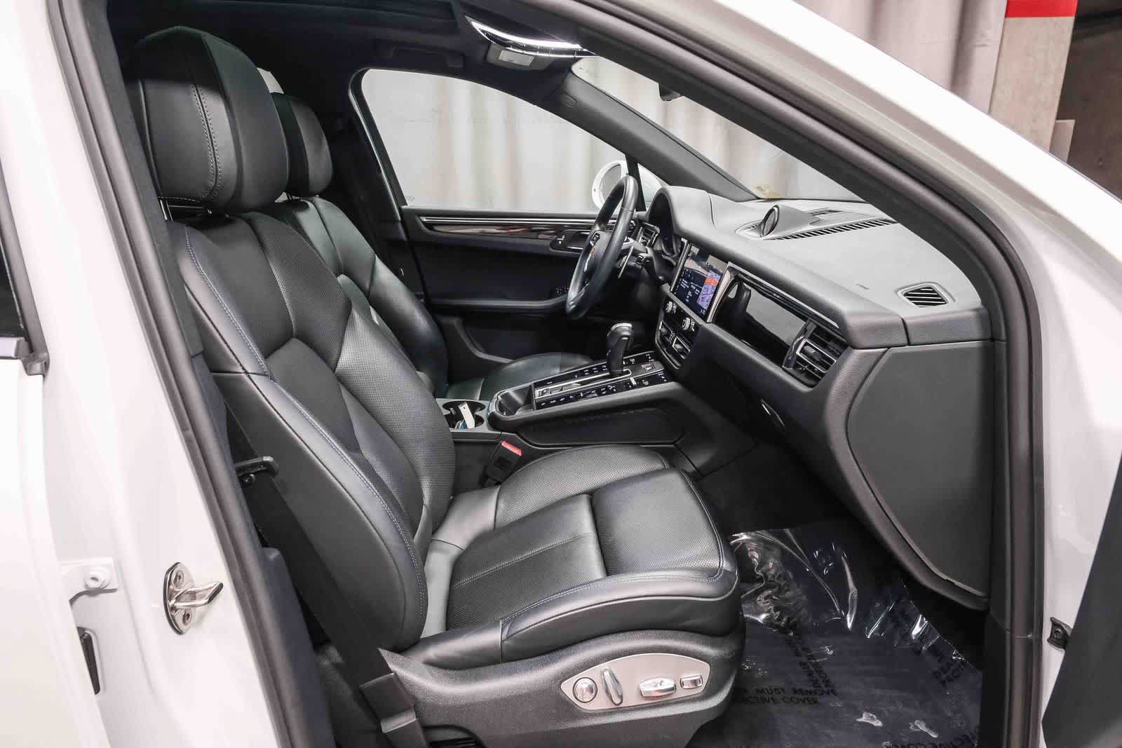 Used 2023 Porsche Macan AWD/4WD image 22