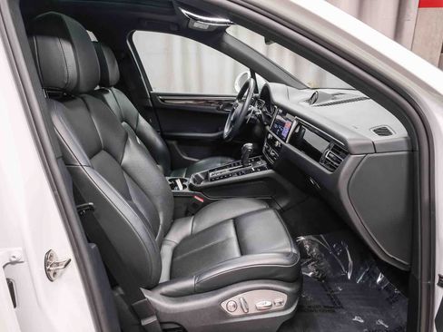 Used 2023 Porsche Macan AWD/4WD image 22