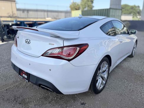 Used 2014 Hyundai Genesis 2.0T RWD image 10