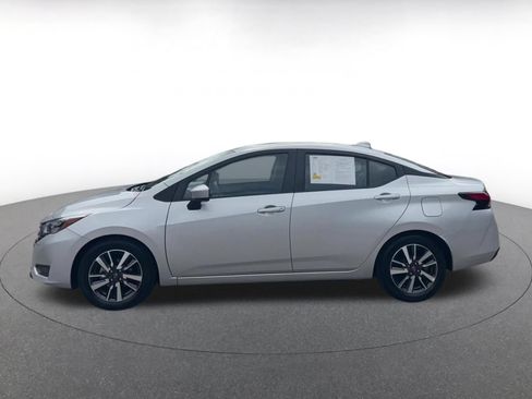 Used 2025 Nissan Versa SV FWD image 9