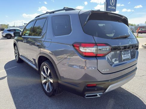 Used 2025 Honda Pilot Elite image 5