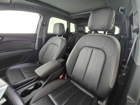 Used 2024 Audi Q4 e-tron Premium Plus w/ Premium Plus image 22