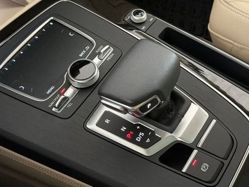 Used 2019 Audi Q5 Prestige w/ Prestige Package image 22