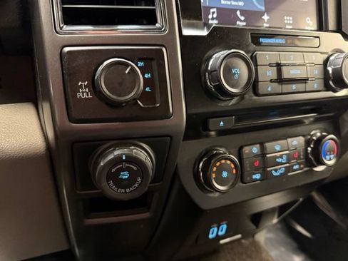 Used 2018 Ford F150 XLT w/ Equipment Group 302A Luxury AWD/4WD image 28