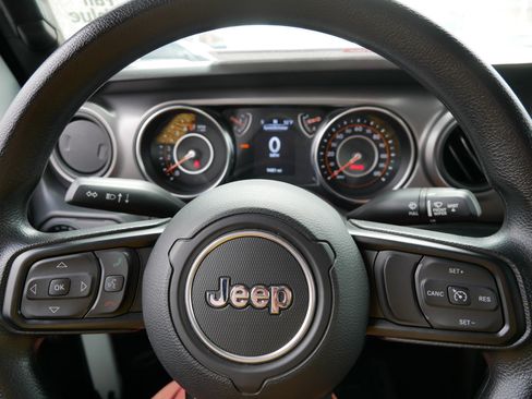 Used 2022 Jeep Wrangler Sport AWD/4WD image 25