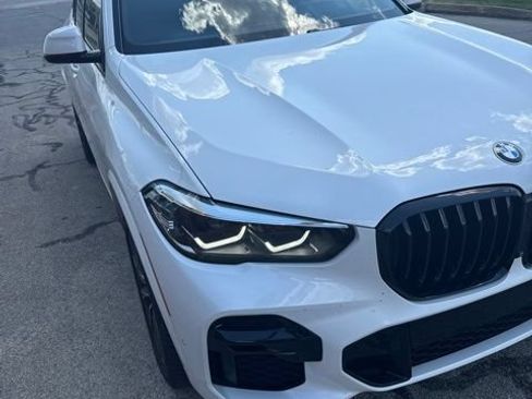 Used 2022 BMW X5 xDrive40i w/ M Sport Package AWD/4WD image 3