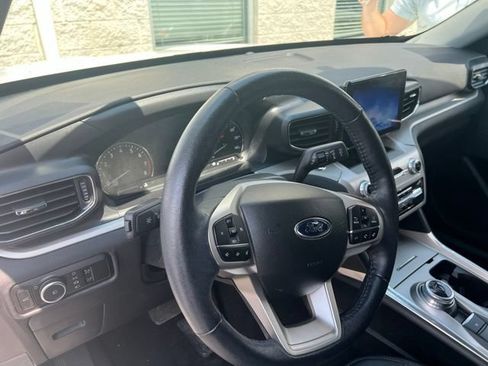 Used 2023 Ford Explorer XLT w/ Equipment Group 202A AWD/4WD image 12