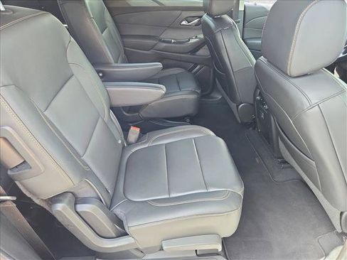 Used 2021 Chevrolet Traverse LT FWD image 19