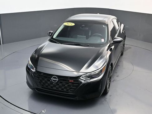 Used 2025 Nissan Sentra SR w/ SR Premium Package FWD image 20