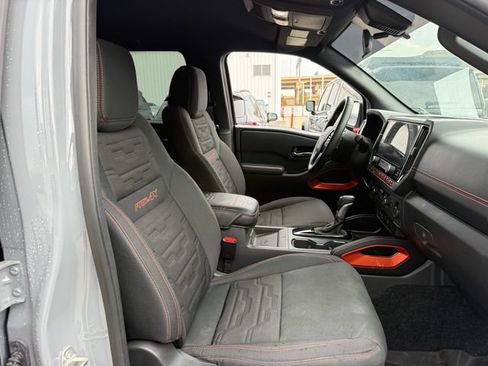 Used 2025 Nissan Frontier PRO-4X w/ Pro Convenience Package AWD/4WD image 30