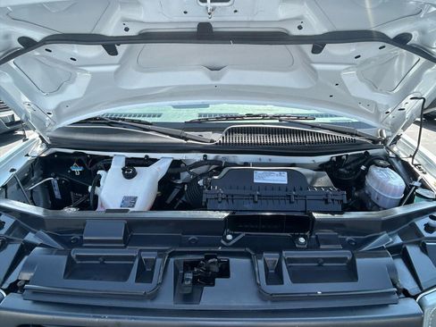 Used 2021 GMC Savana 3500 Extended w/ Power Convenience Package RWD image 27