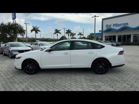 Certified 2025 Honda Accord SE image 3