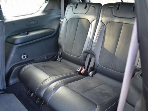 Used 2024 Jeep Grand Cherokee L Altitude image 24