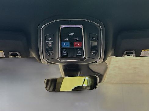 New 2025 Jeep Grand Cherokee Altitude image 24