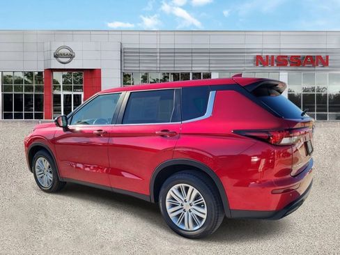 Used 2024 Mitsubishi Outlander ES image 5