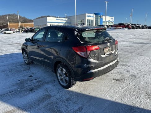 Used 2017 Honda HR-V LX image 9