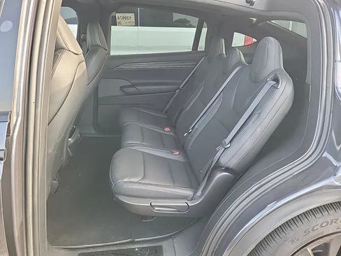 Used 2023 Tesla Model X AWD/4WD image 4
