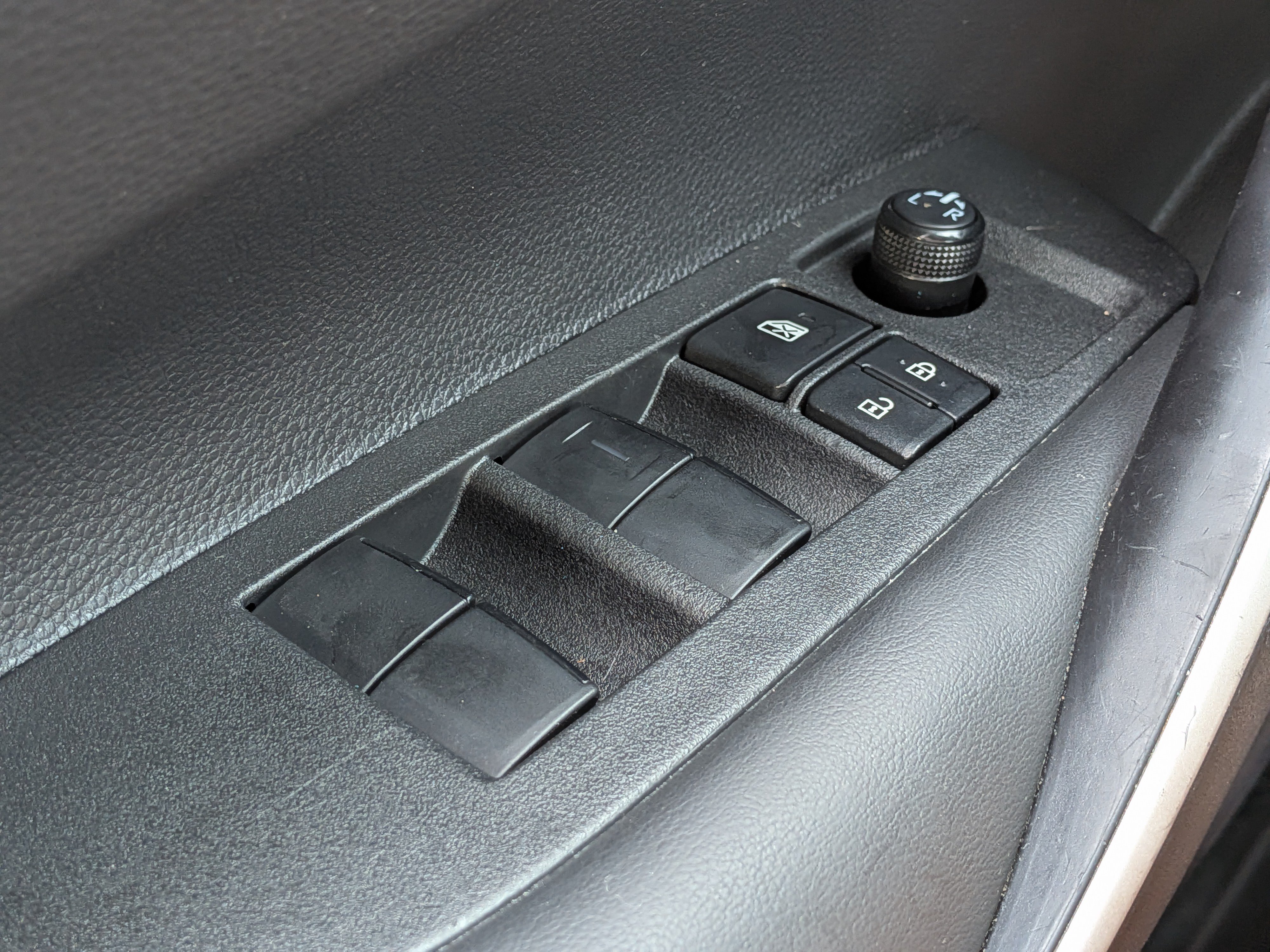 Used 2025 Toyota Corolla SE FWD image 22
