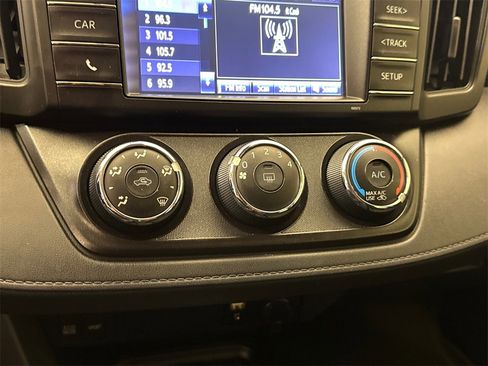 Used 2017 Toyota RAV4 LE image 27