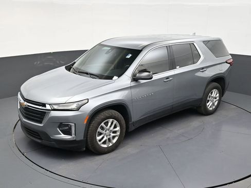 Used 2023 Chevrolet Traverse LS FWD image 12