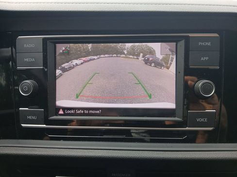 Used 2024 Volkswagen Jetta Sport FWD image 31