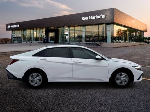 New 2026 Hyundai Elantra SE FWD image 9