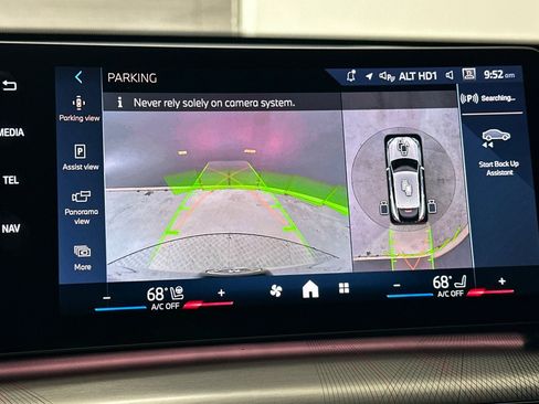 Certified 2025 BMW X2 xDrive28i w/ Technology Package image 22