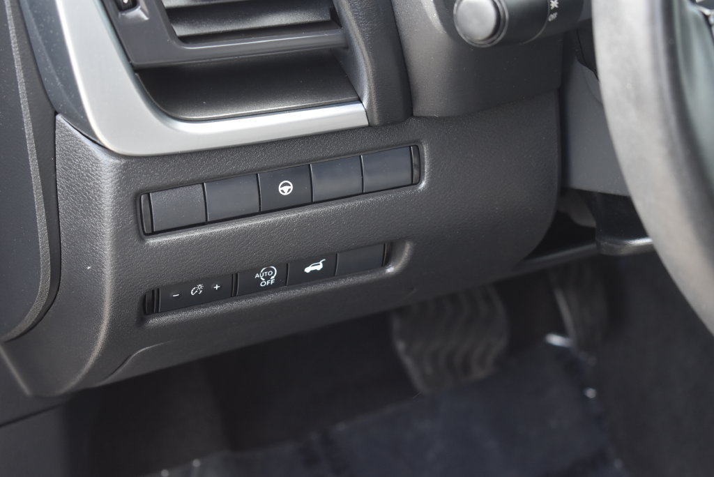 Used 2025 Nissan Rogue SV FWD image 23