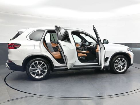 Used 2024 BMW X5 xDrive40i w/ Premium Package AWD/4WD image 76