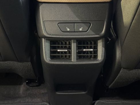 Used 2025 Chevrolet Equinox ACTIV w/ Safety and Technology Package AWD/4WD image 29