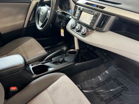 Used 2015 Toyota RAV4 LE image 16