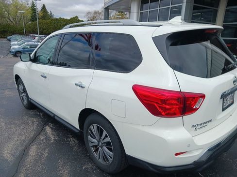 Used 2020 Nissan Pathfinder SV AWD/4WD image 4