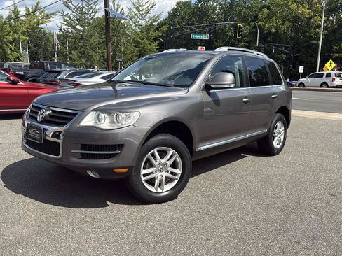 Used 2008 Volkswagen Touareg V6 AWD/4WD image 3