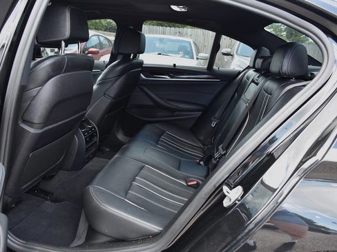 Used 2017 BMW 530i xDrive w/ Premium Package AWD/4WD image 9