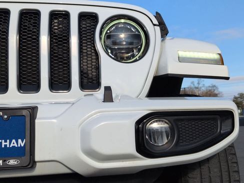 Used 2021 Jeep Wrangler Unlimited Sahara image 11