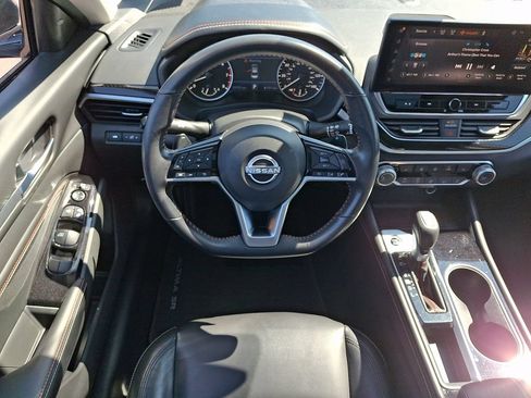 Certified 2023 Nissan Altima 2.5 SR w/ SR Premium Package FWD image 11